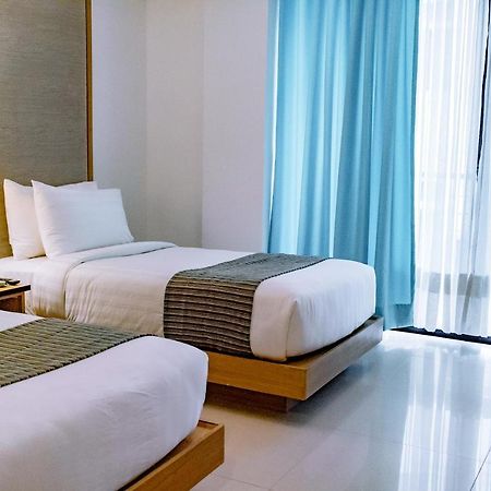 Crown Regency Courtyard Resort Balabag  Exterior foto