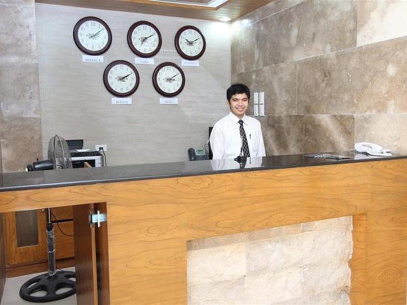 Crown Regency Courtyard Resort Balabag  Exterior foto