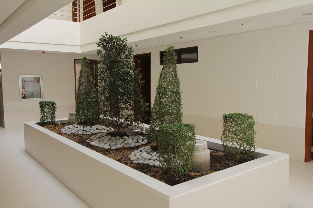 Crown Regency Courtyard Resort Balabag  Exterior foto